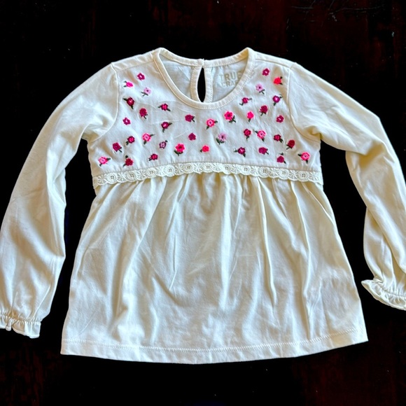 True Craft Other - Floral embroidered top size 3T